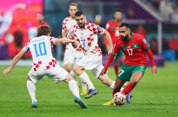 九游体育-包含C罗连续十二场比赛得分超过战术调整，MAD挑战极限！的词条