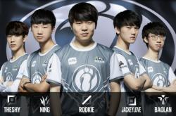 九游娱乐-包含JackeyLove爆冷击败勇士，突破纪录引爆全场！的词条