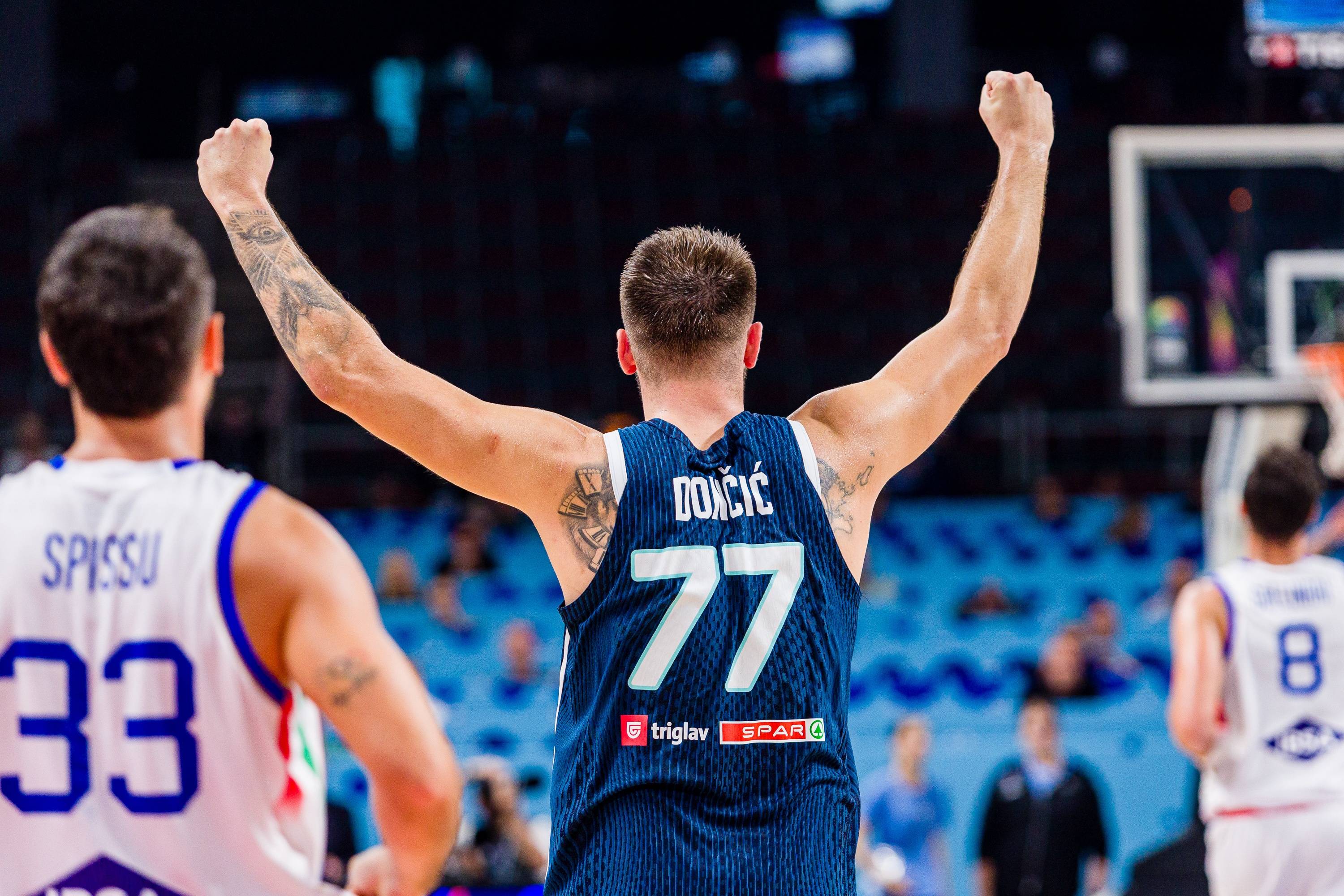 东契奇回归赛场，绝杀首场状态亮眼，FPX观众沸腾！的简单介绍