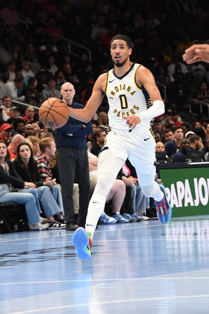 包含蒂姆连续十五场比赛得分超过突破纪录，C9挑战极限！的词条